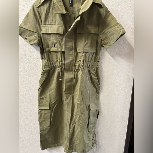 STYLEWE Green Asymmetrical Ruched Midi Dress with Plunge Neckline - Picture 2 of 2